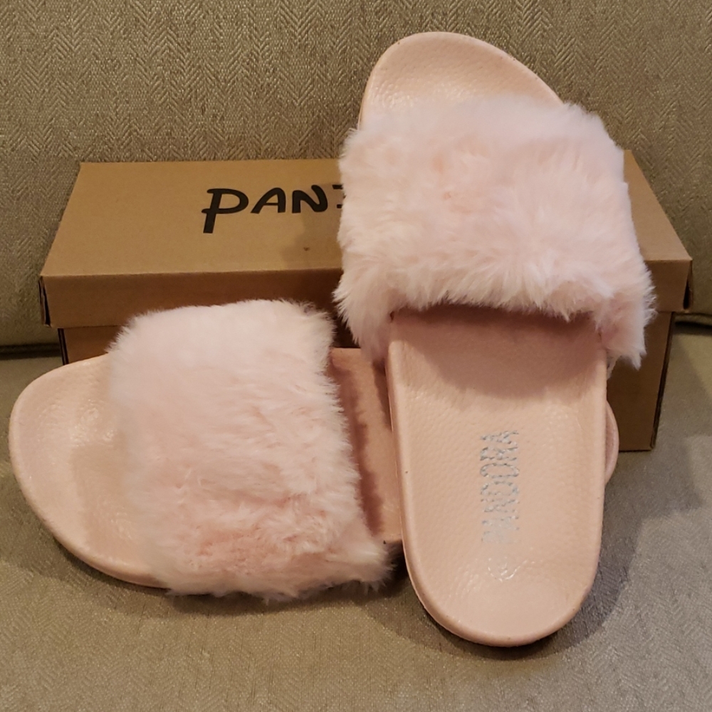 *New*Pink Faux Fur Slides Sandals,*GREAT REVIEWS!* - Picture 2 of 4